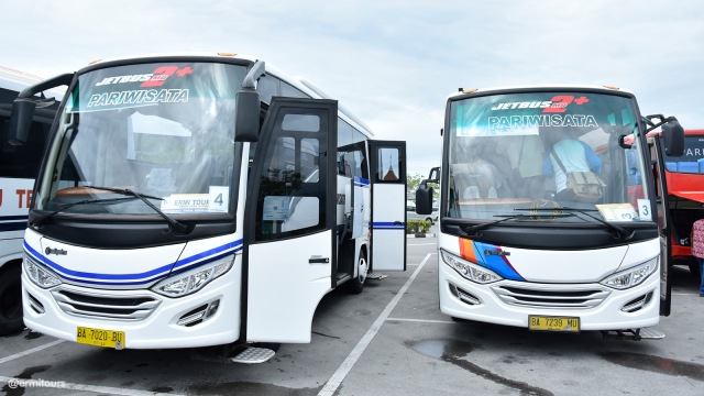 Bus Ermi Tours Adiputro 2017